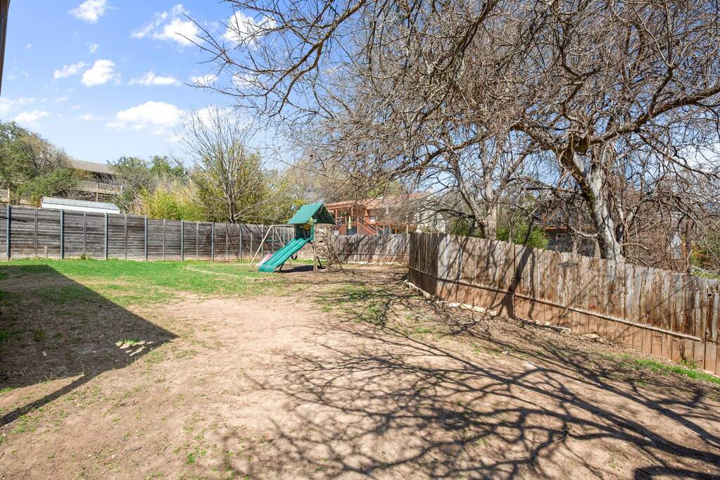 4 Bedroom Single Family Home/House's Image 28