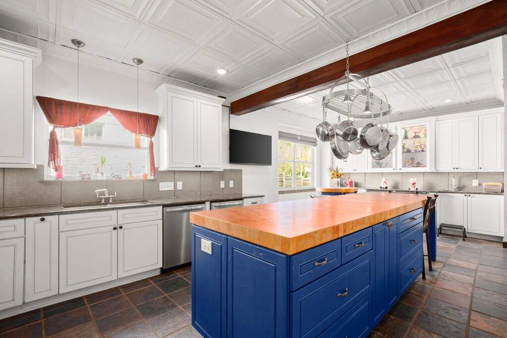 4 Bedroom Single Family Home/House's Image 31