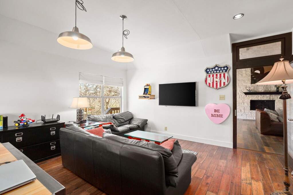 4 Bedroom Single Family Home/House's Image 32