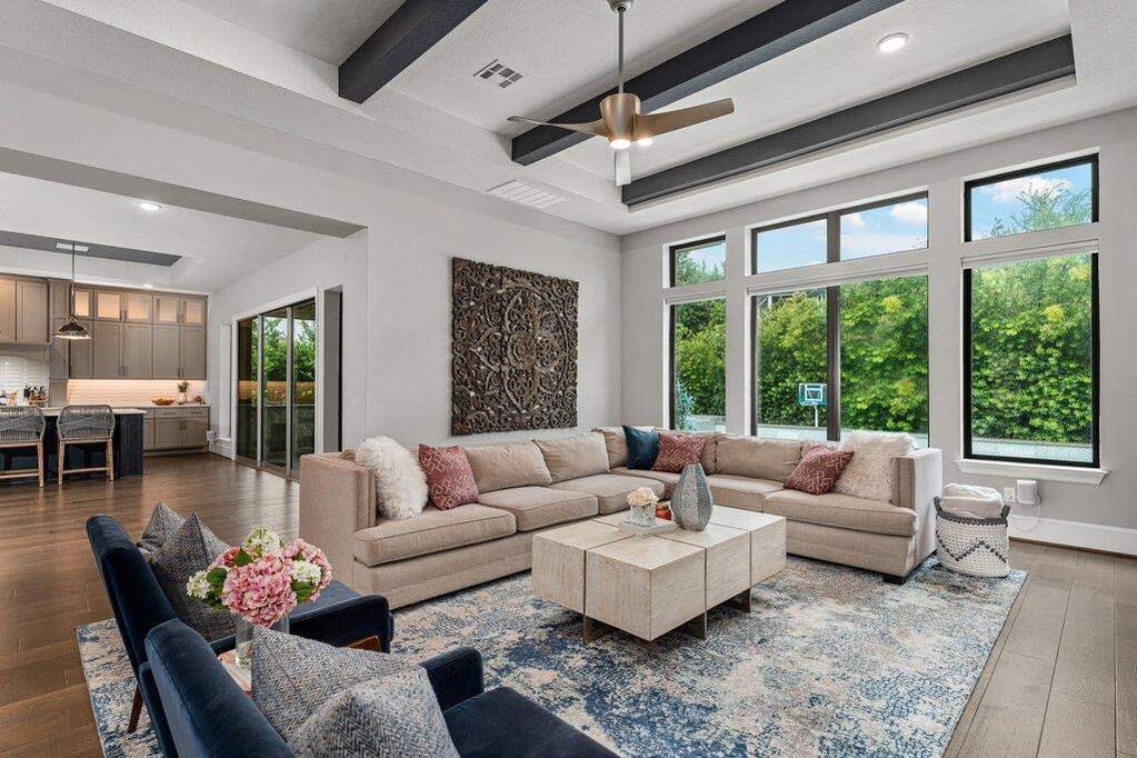 5 Bedroom Single Family Home/House's Image 13
