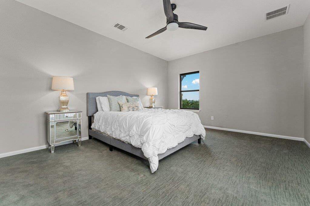 5 Bedroom Single Family Home/House's Image 32