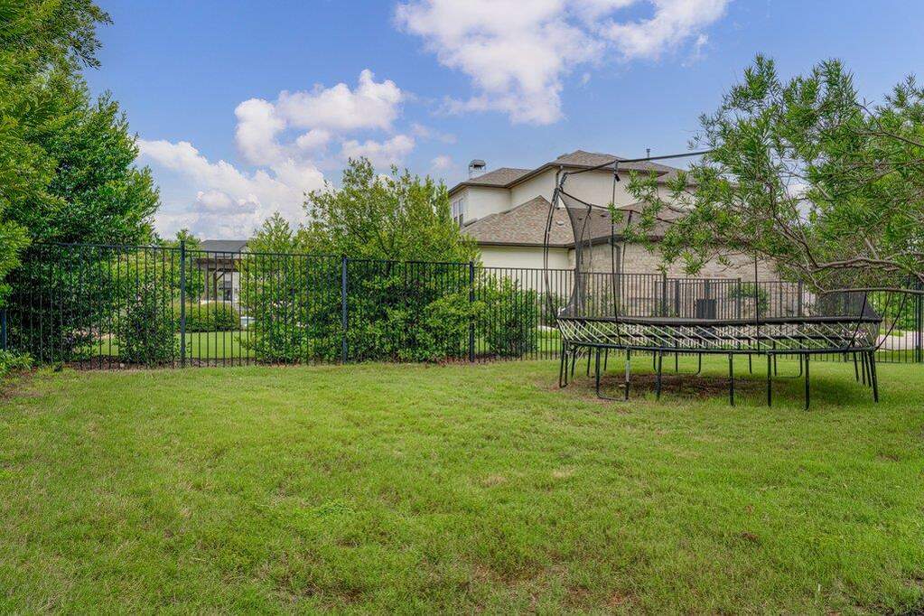 5 Bedroom Single Family Home/House's Image 36