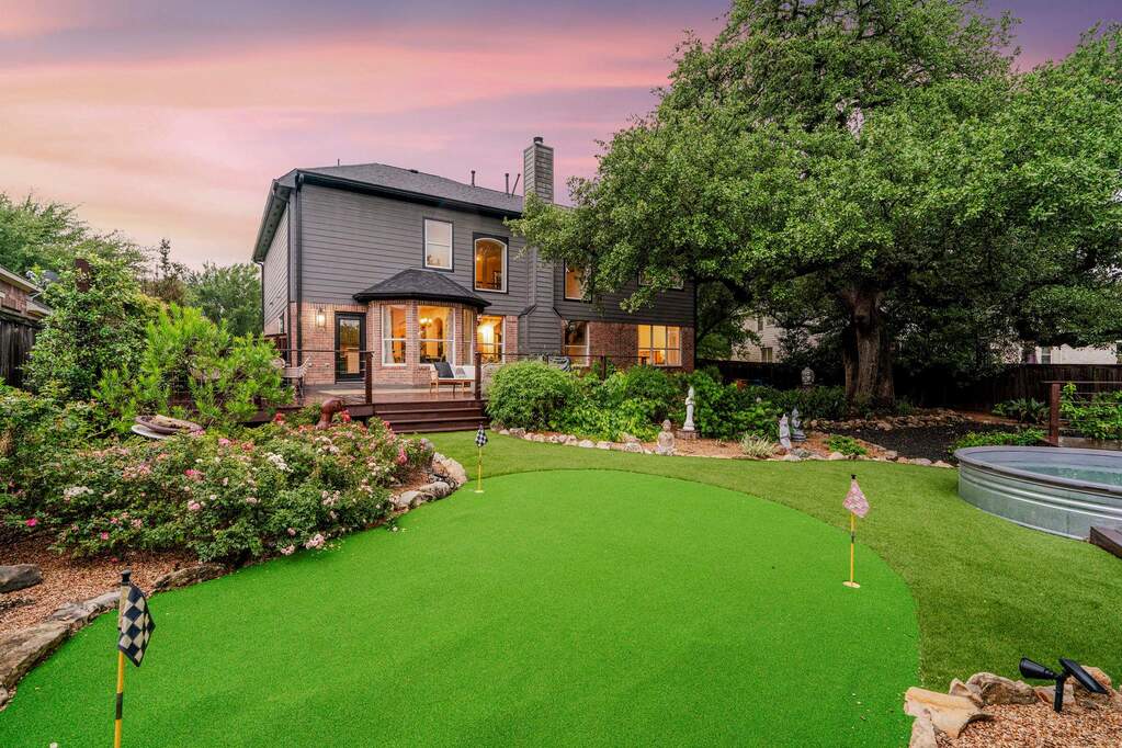 5 Bedroom Single Family Home/House's Image 17