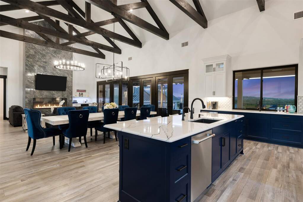 4 Bedroom Single Family Home/House's Image 8
