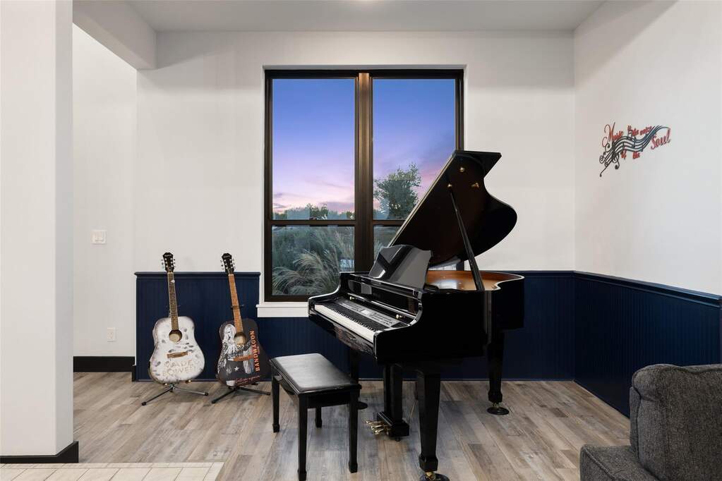 4 Bedroom Single Family Home/House's Image 9
