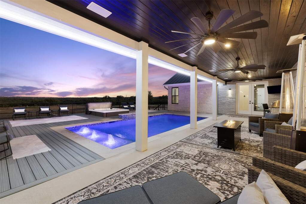 4 Bedroom Single Family Home/House's Image 10