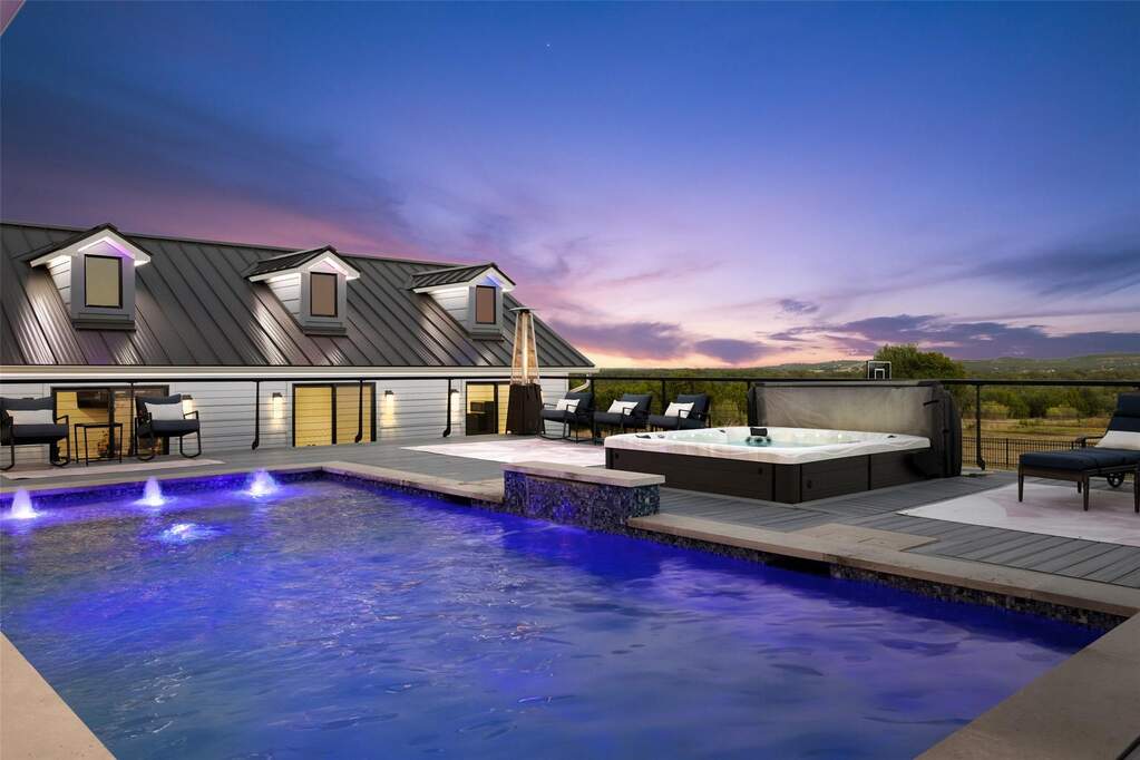4 Bedroom Single Family Home/House's Image 11