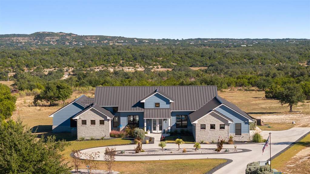 4 Bedroom Single Family Home/House's Image 14