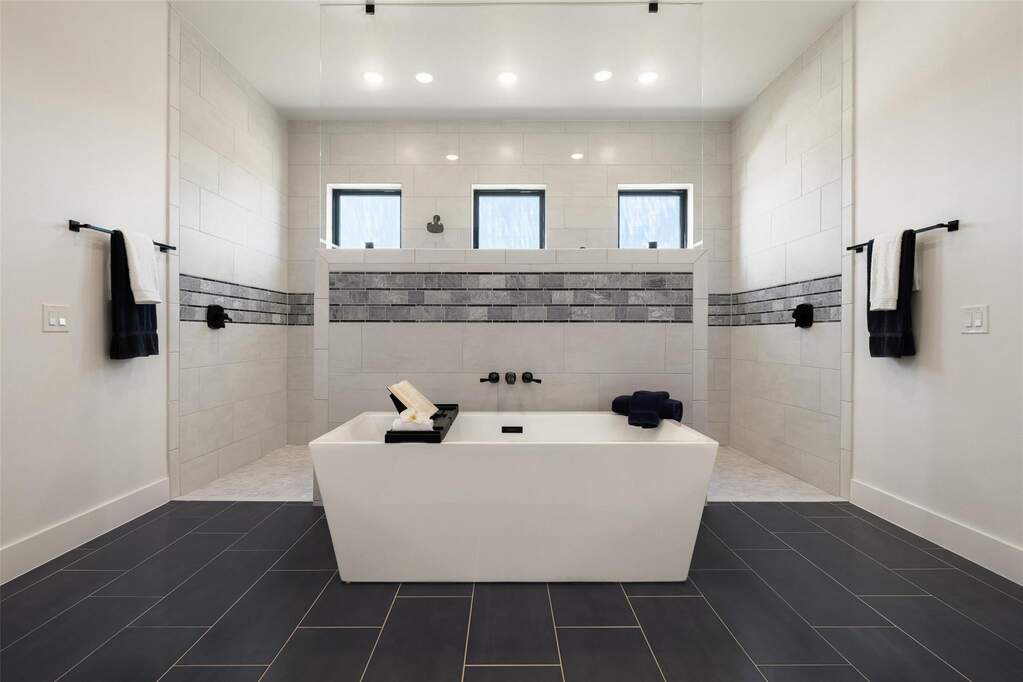 4 Bedroom Single Family Home/House's Image 21
