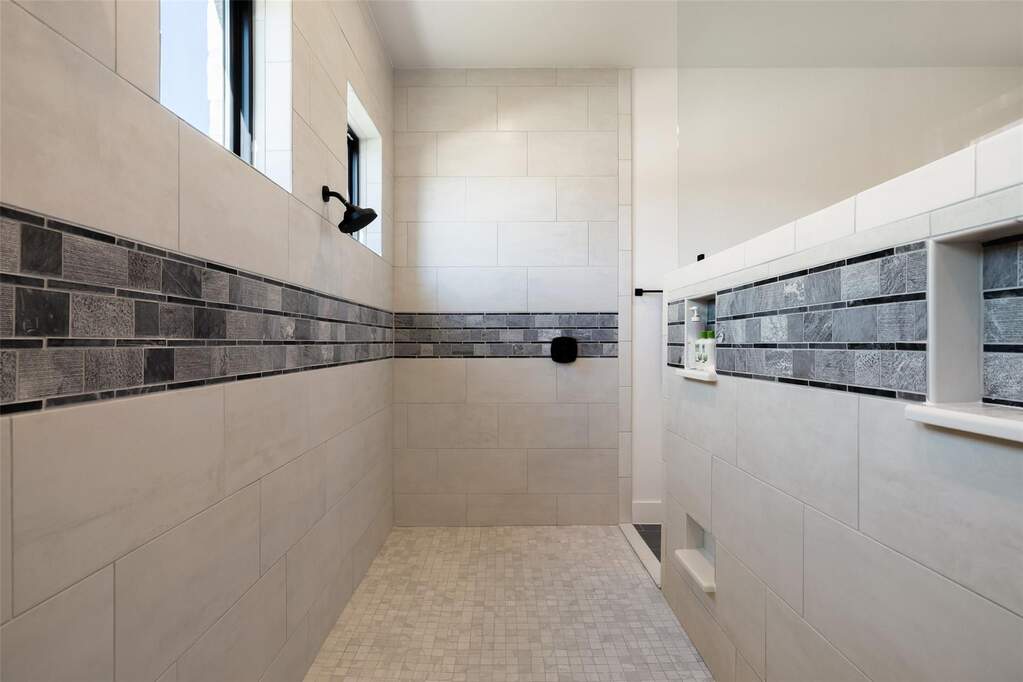 4 Bedroom Single Family Home/House's Image 23