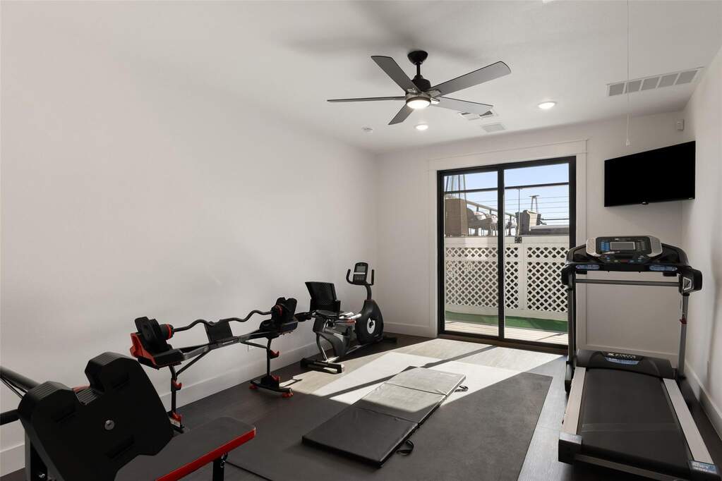 4 Bedroom Single Family Home/House's Image 28