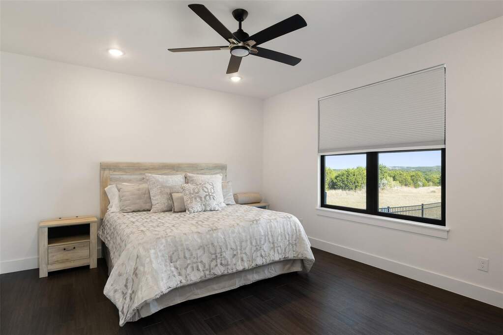 4 Bedroom Single Family Home/House's Image 29