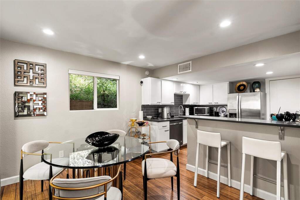 2 Bedroom Apartment/Flat's Image 23