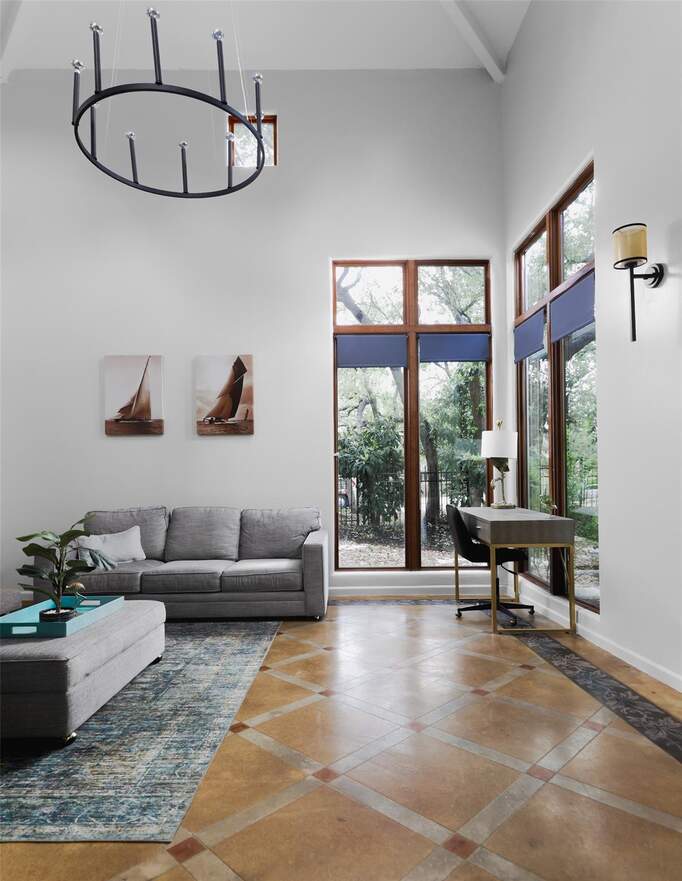 5 Bedroom Single Family Home/House's Image 26