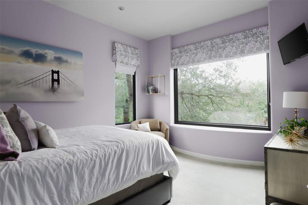 5 Bedroom Single Family Home/House's Image 27