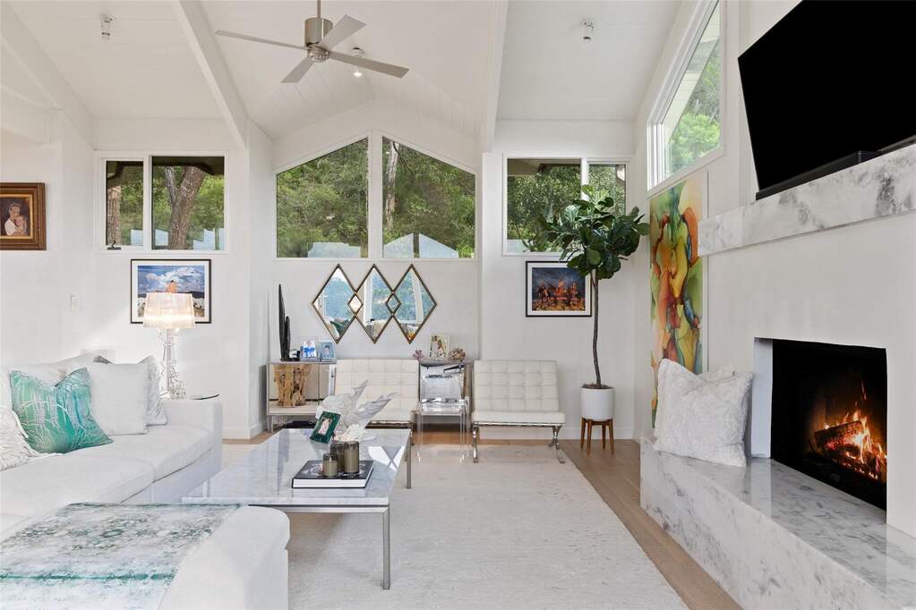 5 Bedroom Single Family Home/House's Image 7