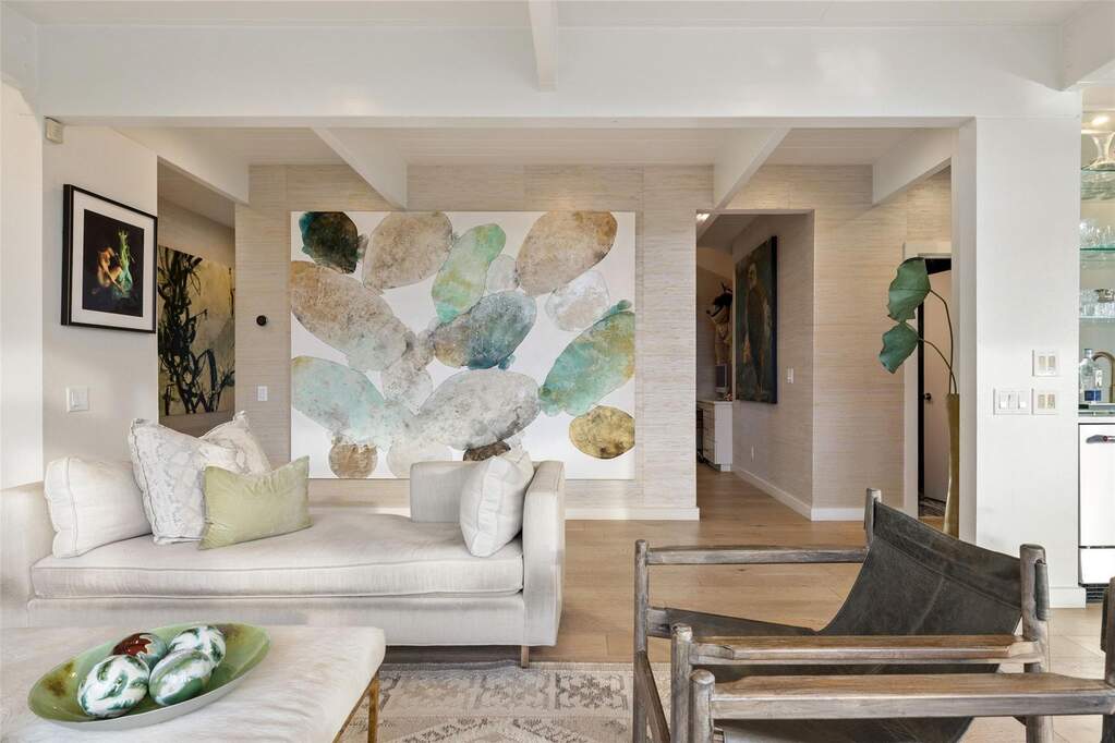 5 Bedroom Single Family Home/House's Image 10