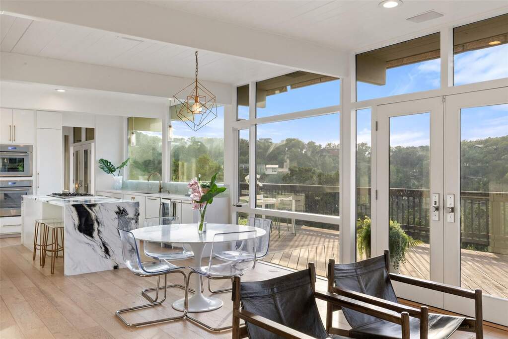 5 Bedroom Single Family Home/House's Image 11