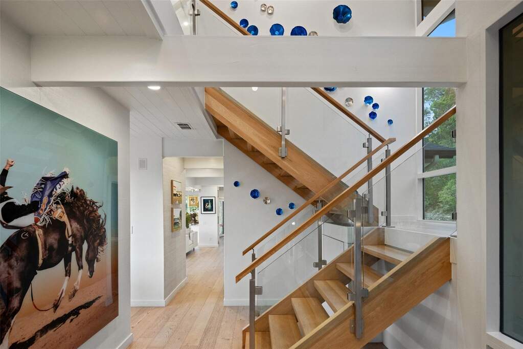 5 Bedroom Single Family Home/House's Image 23