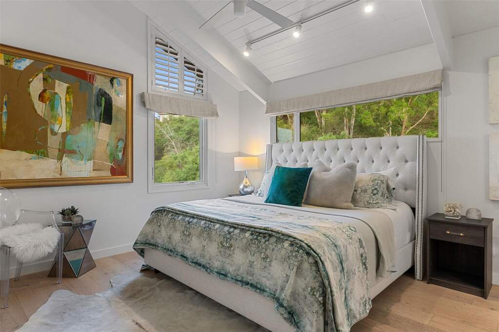 5 Bedroom Single Family Home/House's Image 28