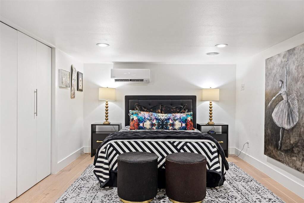 5 Bedroom Single Family Home/House's Image 30