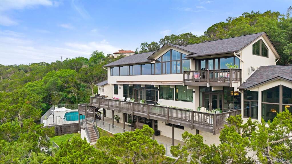 5 Bedroom Single Family Home/House's Image 34