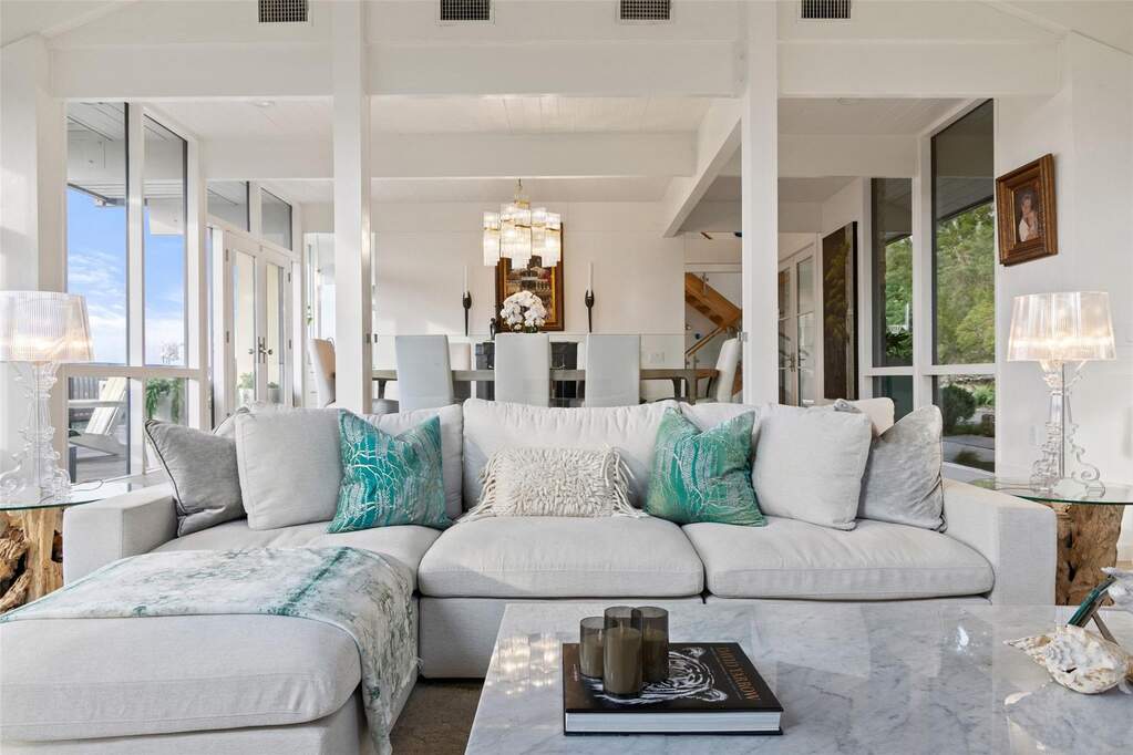 5 Bedroom Single Family Home/House's Image 6