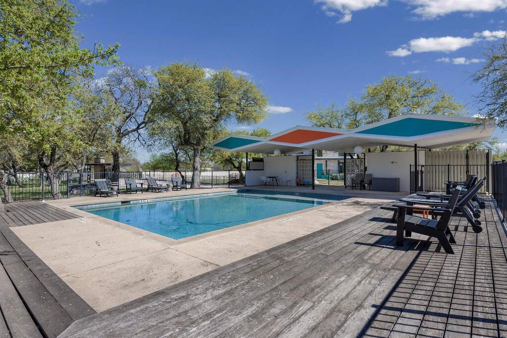 3 Bedroom Single Family Home/House's Image 7