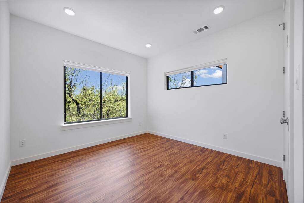 3 Bedroom Single Family Home/House's Image 27