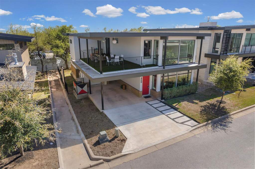 3 Bedroom Single Family Home/House's Image 37