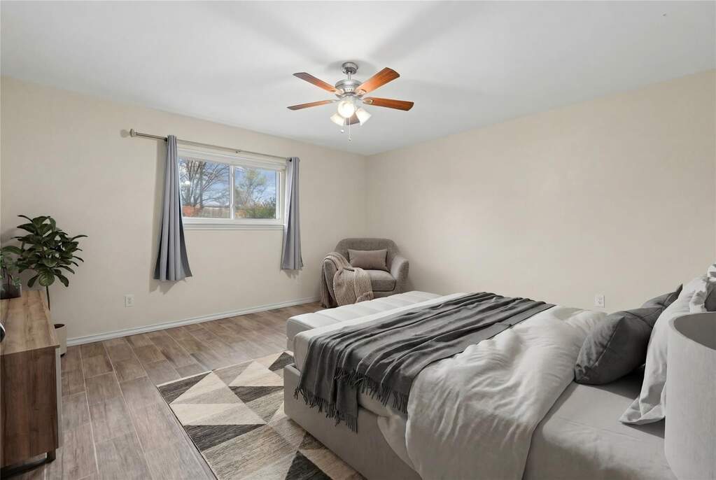 4 Bedroom Single Family Home/House's Image 15