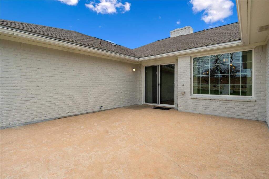 4 Bedroom Single Family Home/House's Image 25