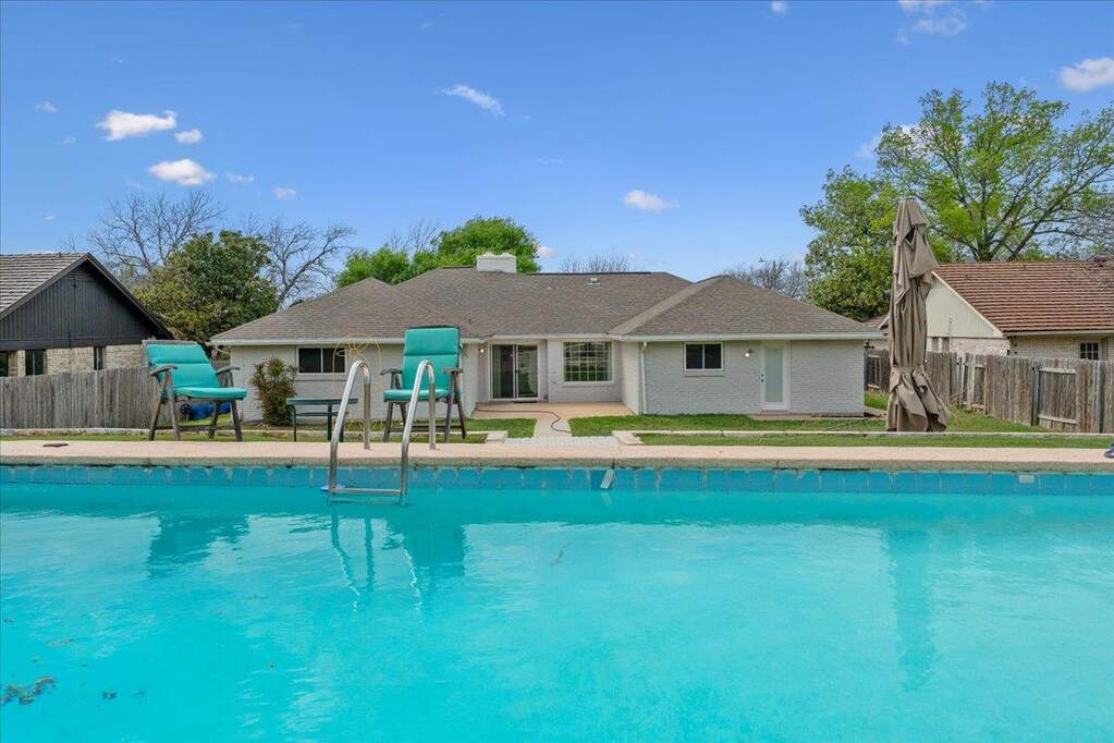 4 Bedroom Single Family Home/House's Image 28