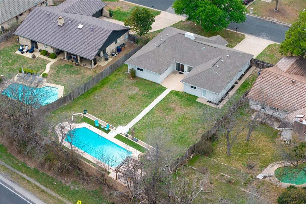 4 Bedroom Single Family Home/House's Image 32