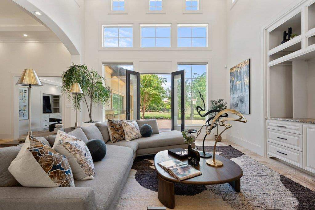 4 Bedroom Single Family Home/House's Image 11