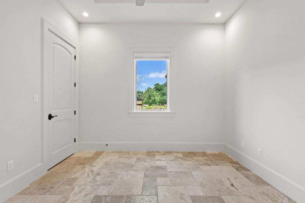 4 Bedroom Single Family Home/House's Image 27