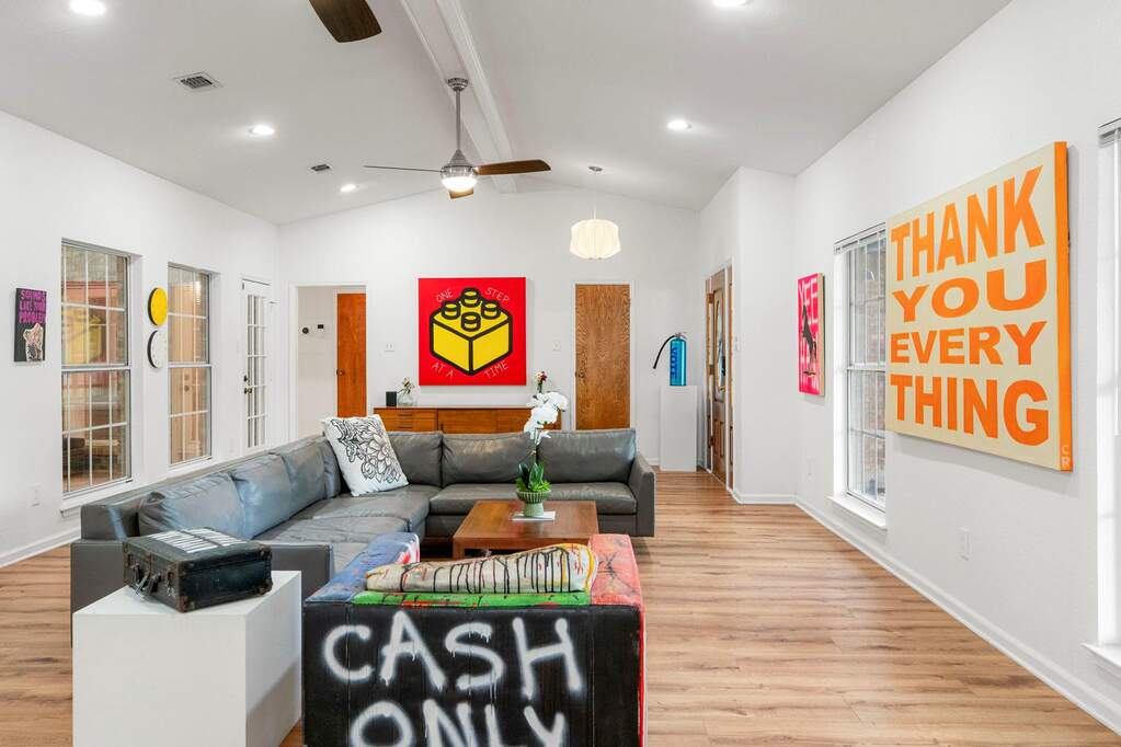 4 Bedroom Single Family Home/House's Image 7
