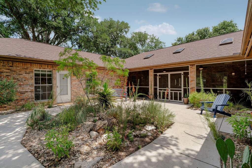 4 Bedroom Single Family Home/House's Image 30