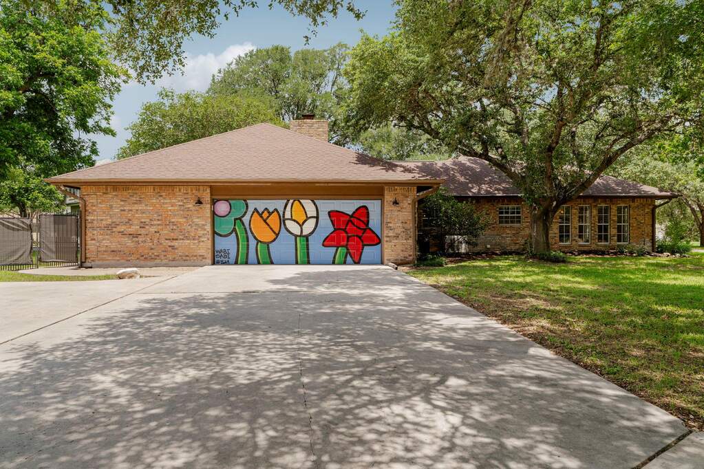4 Bedroom Single Family Home/House's Image 31