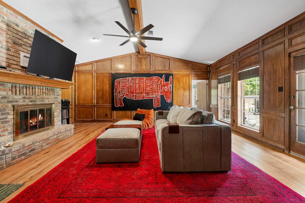 4 Bedroom Single Family Home/House's Image 5