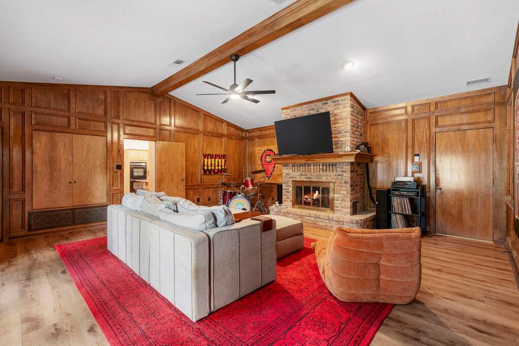 4 Bedroom Single Family Home/House's Image 6