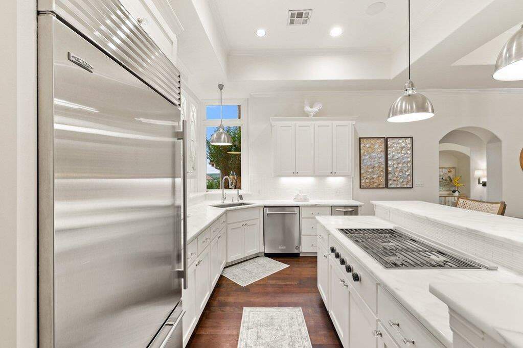 5 Bedroom Single Family Home/House's Image 10