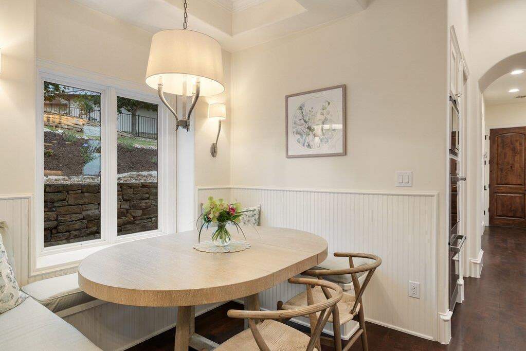 5 Bedroom Single Family Home/House's Image 11
