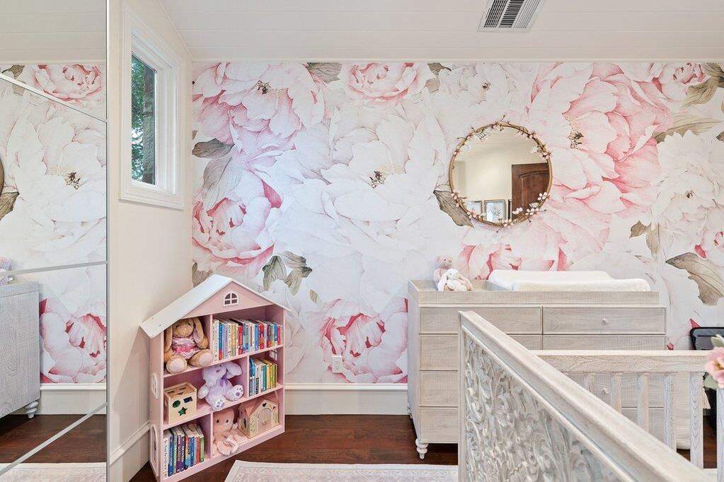5 Bedroom Single Family Home/House's Image 19
