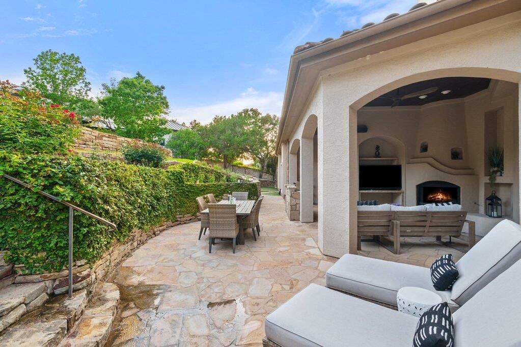 5 Bedroom Single Family Home/House's Image 31
