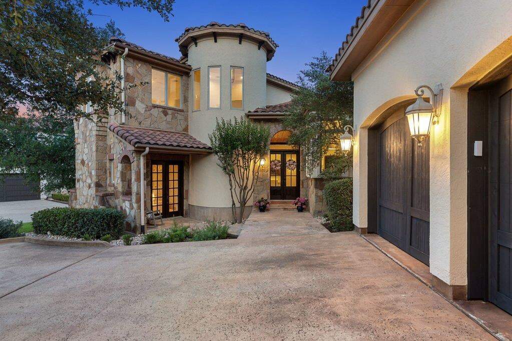 5 Bedroom Single Family Home/House's Image 35