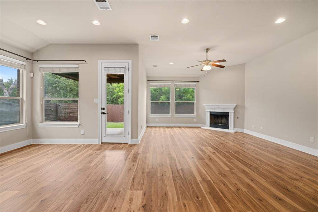 3 Bedroom Single Family Home/House's Image 3