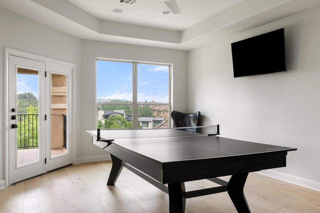 5 Bedroom Single Family Home/House's Image 16