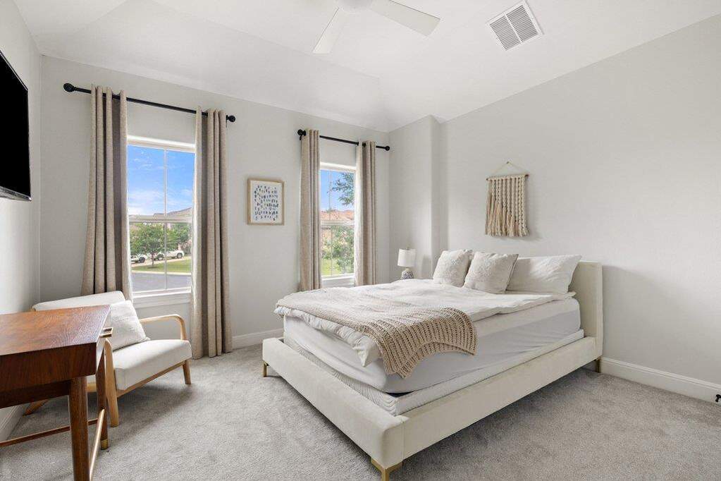 5 Bedroom Single Family Home/House's Image 18