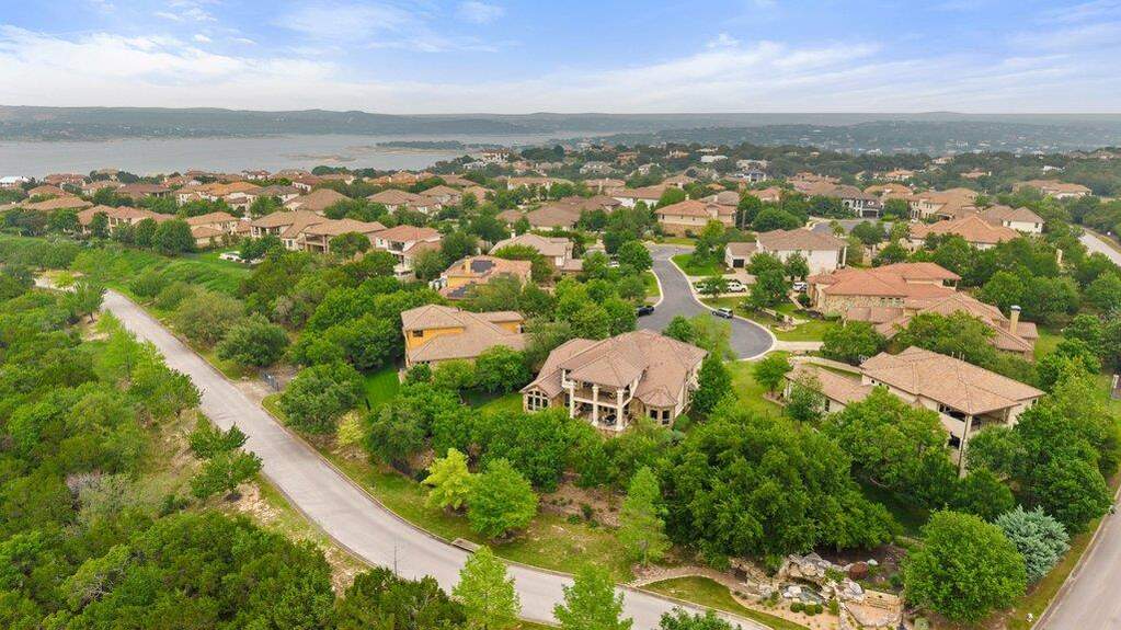 5 Bedroom Single Family Home/House's Image 28